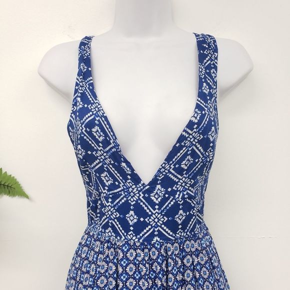 Lulu's Coastal Composure Maxi Dress Size Small - Picture 4 of 15